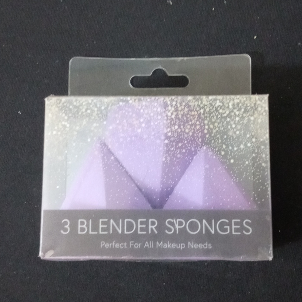 Purple Diamond shaped blender sponges